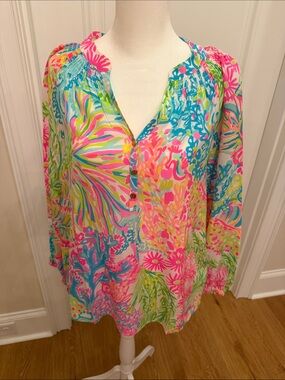 Lilly Pulitzer Elsa Top New without Tags .  100% Silk
